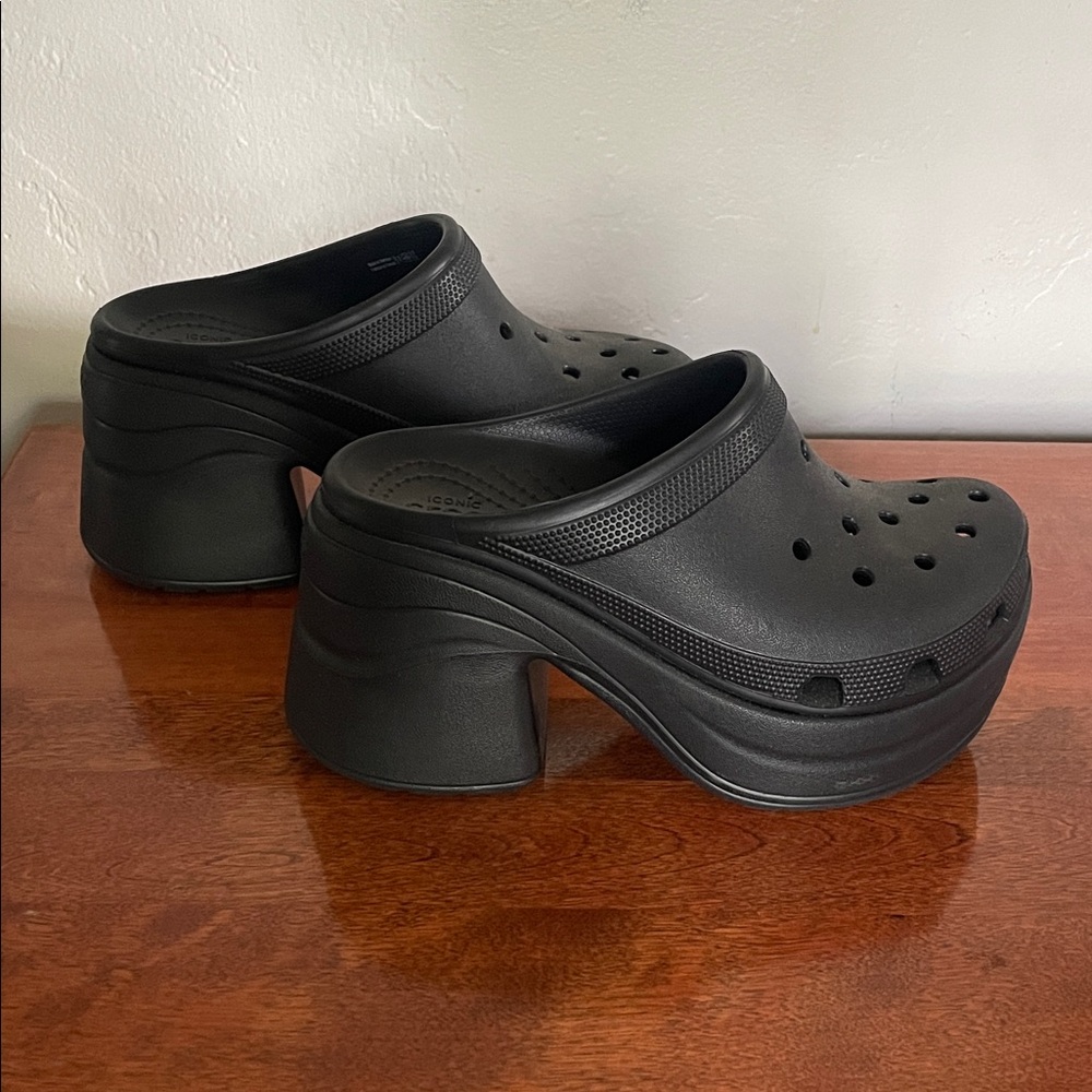 CROCS siren clog - worn once
